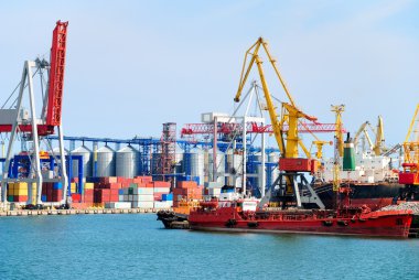 bağlantı noktası ambar yükleri ve konteynerler