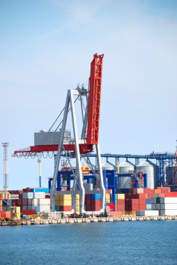 bağlantı noktası ambar yükleri ve konteynerler