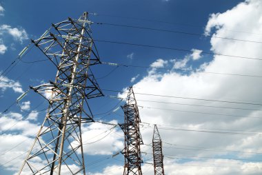 Yüksek voltajlı elektrik hattı