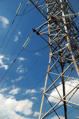 Yüksek voltajlı elektrik hattı
