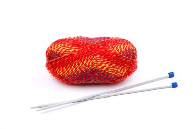 Top beyaz üzerine kırmızı yün