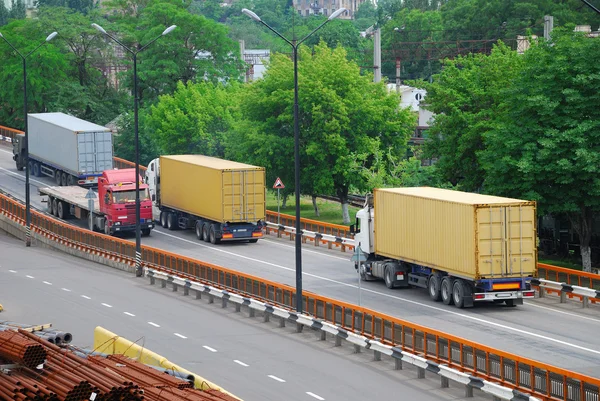 Vervoer van lading per vrachtwagen — Stockfoto