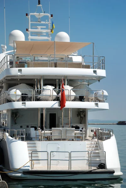 White yachts on an anchor — Stock Photo, Image