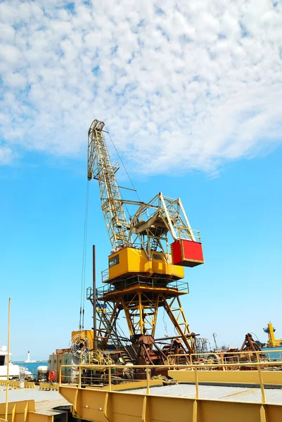 Sea platform with the crane — Stock Photo, Image