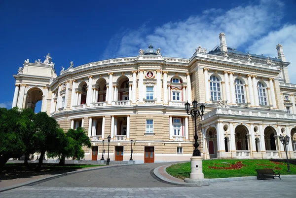 Gevel van opera house in odessa, Oekraïne — Stockfoto