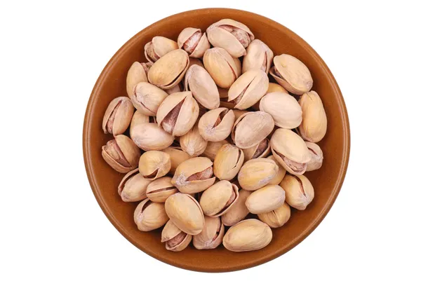 Pistachos aislados en blanco — Foto de Stock