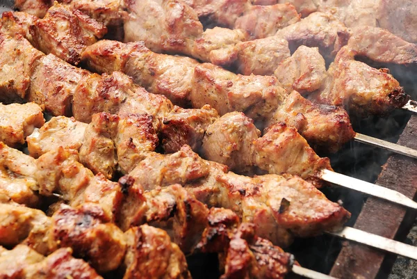 Meat slices prepare on fire — Stock Photo, Image