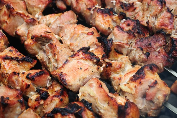 Plastry mięsa przygotować na ogień — Zdjęcie stockowe