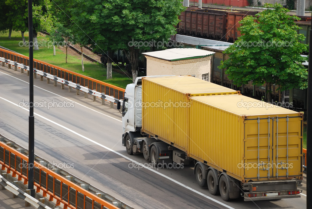 Transport Von Gutern Per Lkw Stockfotografie Lizenzfreie Fotos C Soleg 12120178 Depositphotos