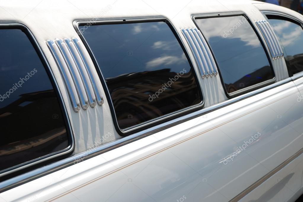 Window and roof of the limousine
