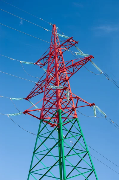 Γραμμές ηλεκτρικής ενέργειας υψηλής τάσης — Φωτογραφία Αρχείου
