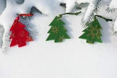 oyuncaklar kar, Noel ağacı üzerinde