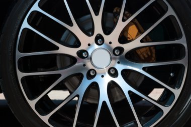 Otomobil jant ve jant