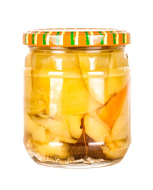 konserve biber üzerine beyaz izole