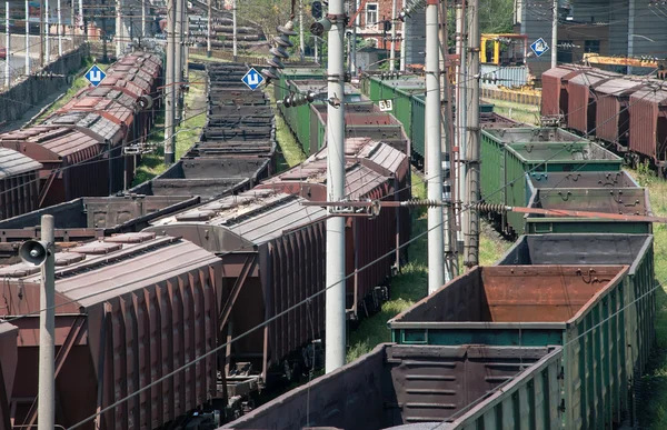 The cargo train with cars — Stock Photo, Image