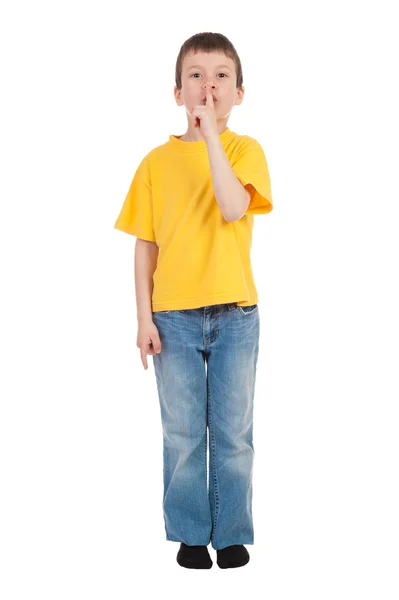 Boy v žluté tričko, samostatný — Stock fotografie