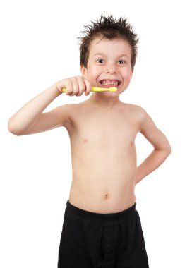 ıslak saçlı çocuk