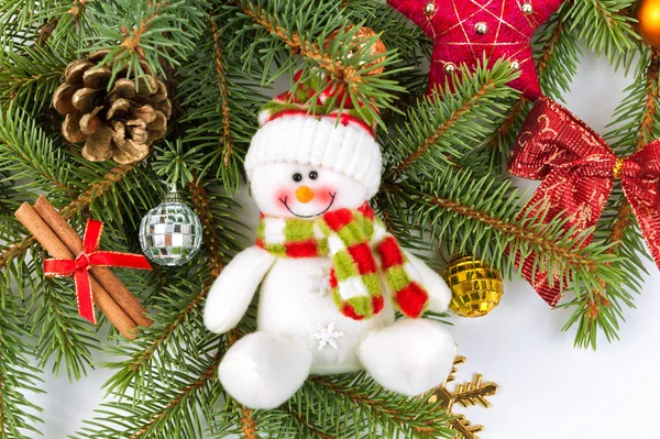 Addobbi natalizi con pupazzo di neve — Foto Stock