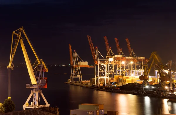 Infraestructura portuaria nocturna — Foto de Stock