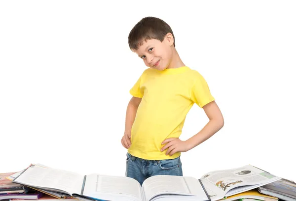 Chico leer un libro — Foto de Stock