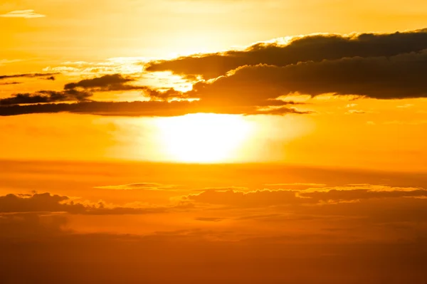 Heldere zonsondergang — Stockfoto