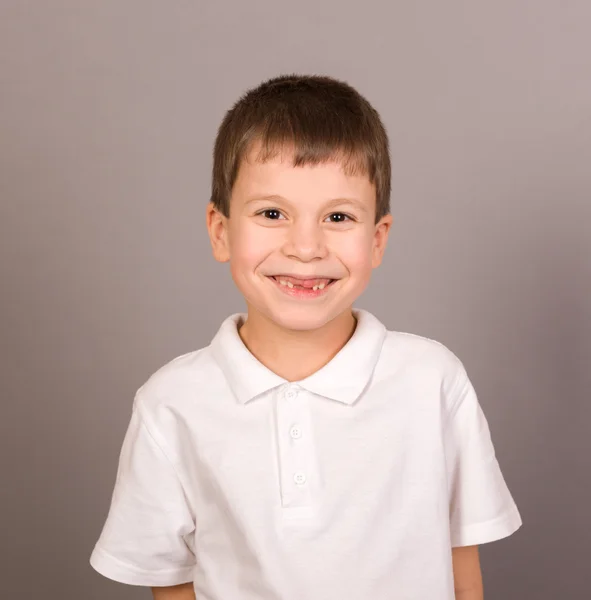 Portret szczęśliwy chłopiec — Zdjęcie stockowe