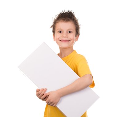 Beyaz hediye ile mutlu çocuk portresi