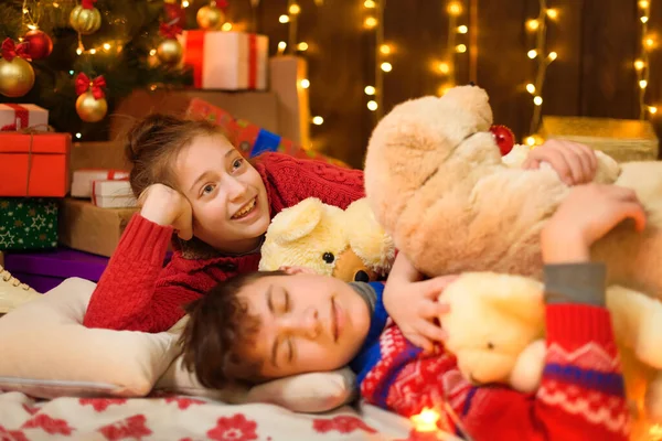 Los Niños Que Duermen Decoración Año Nuevo Navidad Adolescente Niña — Foto de Stock