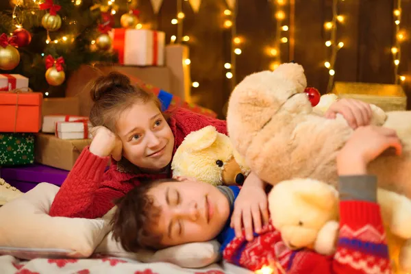 Los Niños Que Duermen Decoración Año Nuevo Navidad Adolescente Niña — Foto de Stock