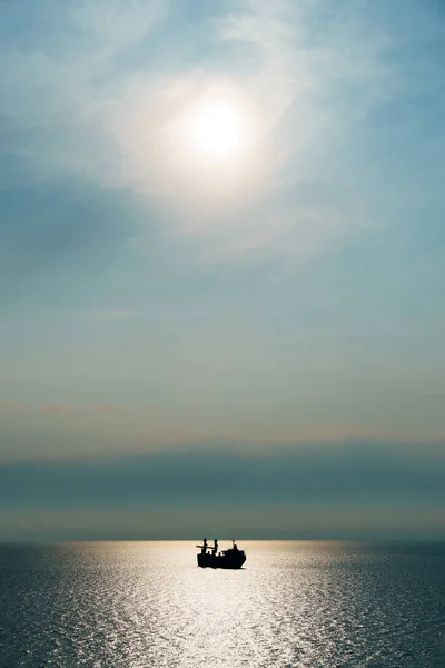 Siluetas Del Barco Mar Espectacular Paisaje Marino Con Cielo Atardecer — Foto de Stock