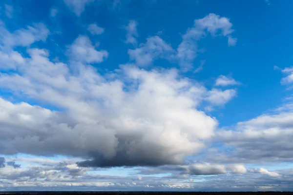 Όμορφο Γαλάζιο Ουρανό Και Φωτεινά Σύννεφα Αφηρημένο Φόντο — Φωτογραφία Αρχείου