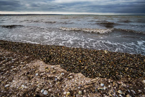 Драматический Морской Пейзаж Мрачное Море Волны Мрачное Небо Дикий Пейзаж — стоковое фото