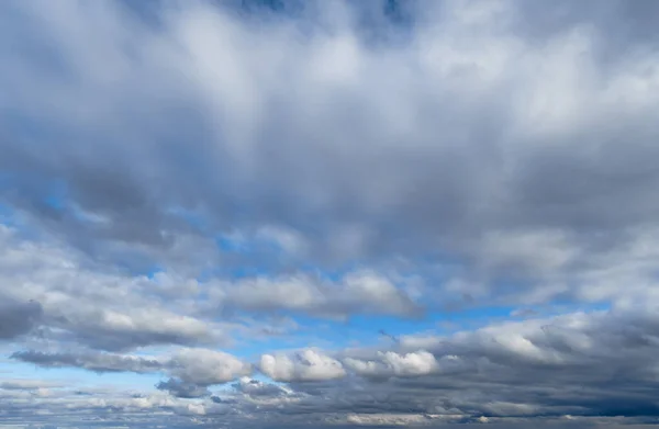 Όμορφο Γαλάζιο Ουρανό Και Φωτεινά Σύννεφα Αφηρημένο Φόντο — Φωτογραφία Αρχείου