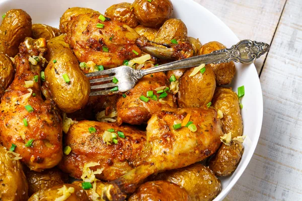 Smakelijke Lunch Landelijke Stijl Gezond Eten Gebakken Kippenvlees Ongepelde Geroosterde — Stockfoto