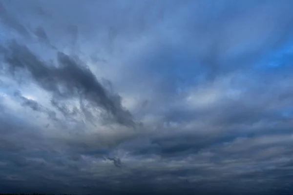 Όμορφο Μπλε Ουρανό Σύννεφα Βράδυ Αφηρημένο Φόντο — Φωτογραφία Αρχείου