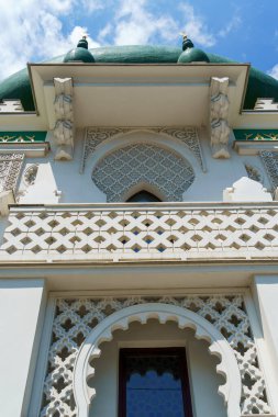 Cami cephesi, yakın görüş