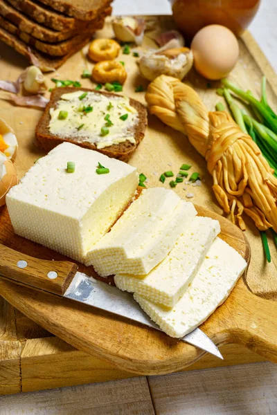 Smaczny Obiad Stylu Wiejskim Zdrowa Żywność Kanapka Chlebem Masłem Krojony — Zdjęcie stockowe