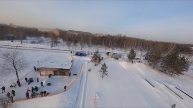 Sibirya 'da snowboard yapmak (Rusya)
