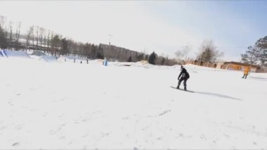 Sibirya 'da snowboard yapmak (Rusya)