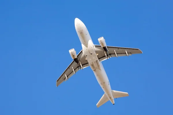 Sotto aereo di linea — Foto Stock