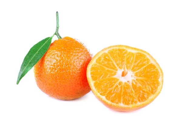 Tangerine with leaf — Stock Photo, Image