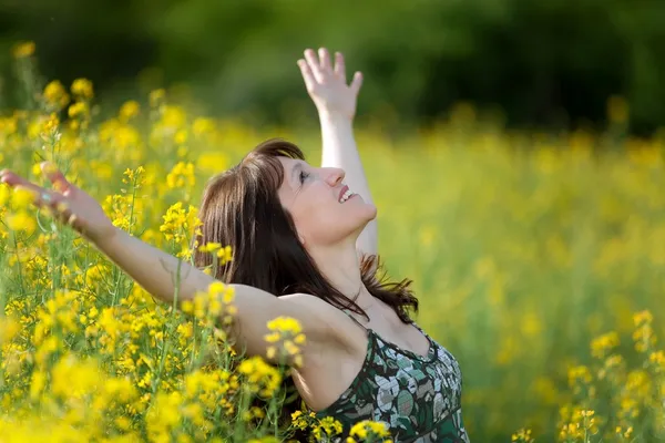 Woman purity in nature — Stock Photo, Image