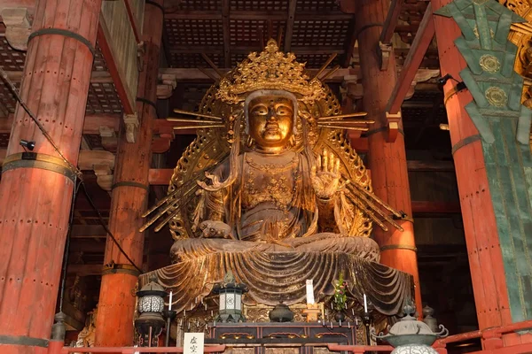 Estátua de amida buddha — Fotografia de Stock