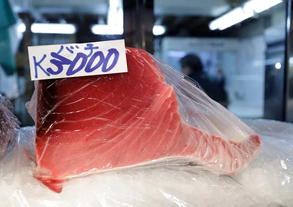 Срез красного тунца — стоковое фото