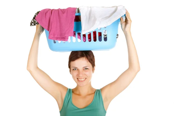 Mulher segurando cesta de roupa — Fotografia de Stock