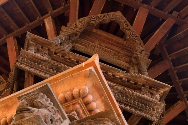 Detalhe da estrutura do templo hindu — Fotografia de Stock