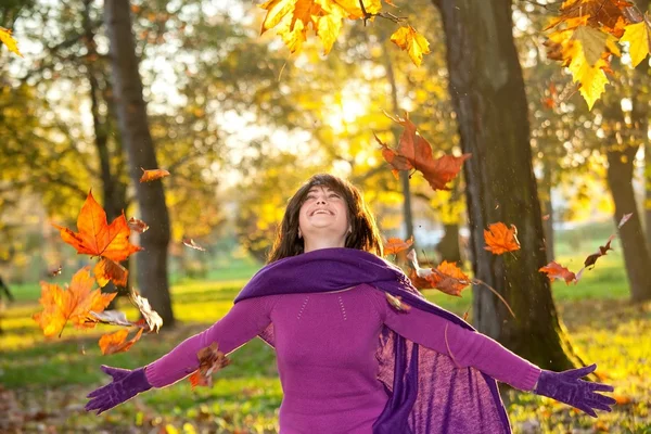 Young Woman Standing — Stock Photo, Image