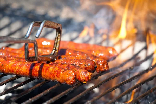 Barbecue à saucisses merguez — Photo