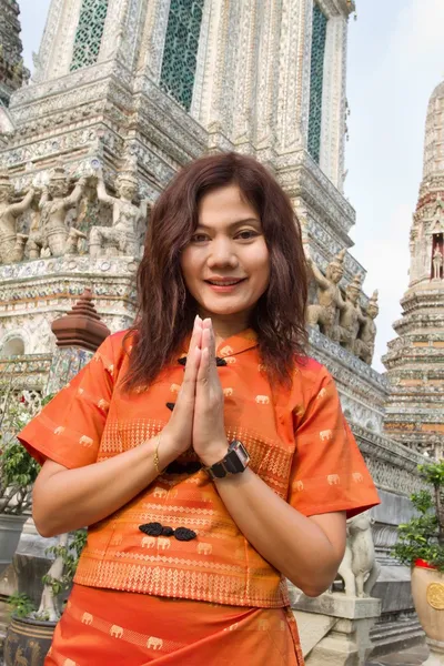 泰国女子祈祷 — 图库照片