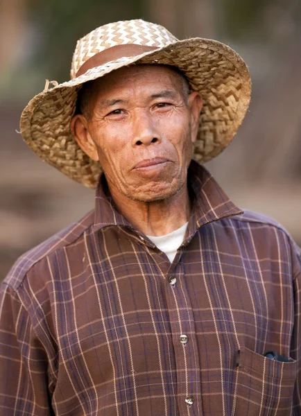 Asiatiska bonde porträtt — Stockfoto